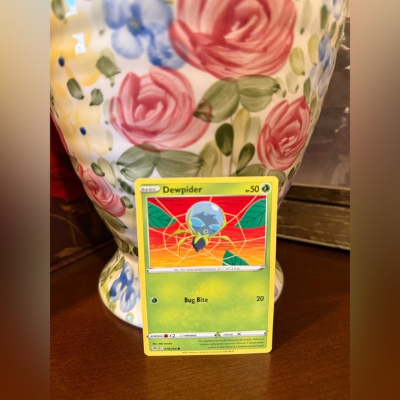 Pokemon Other - Pokemon Trading Card - Dewpider with Red and Green